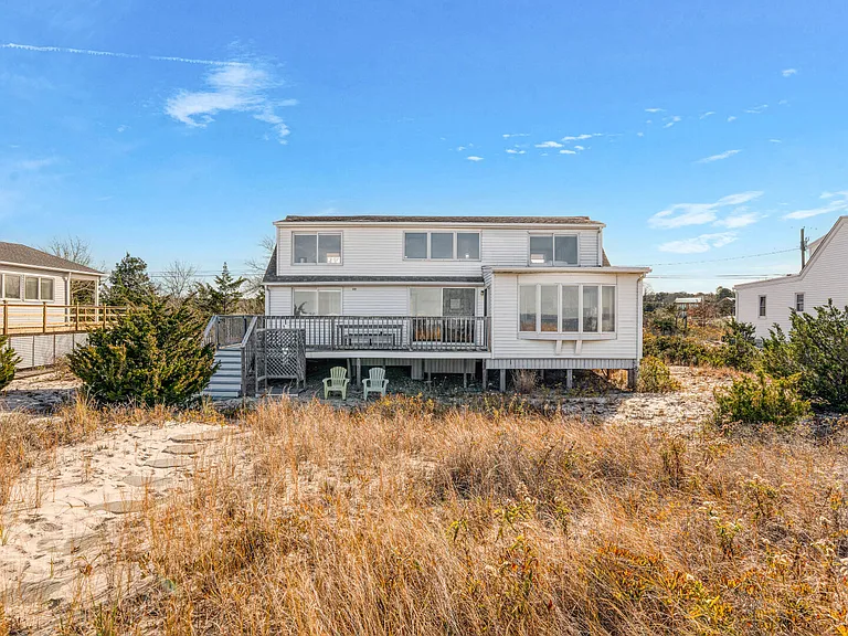 135 Cold Spring Point Rd — Photo 2