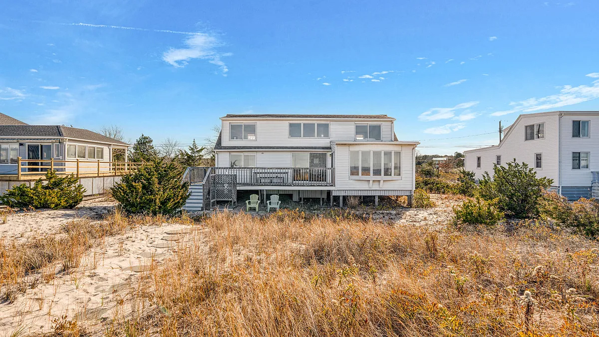 Building Photo - 135 Cold Spring Point Rd