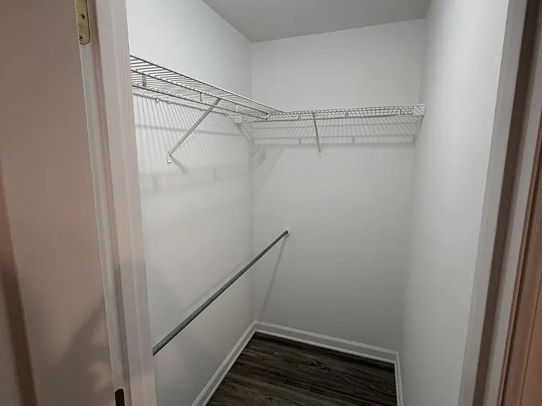 302 Hillside Ct — Photo 9