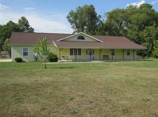 4251 SW Lakefront Ln W, Saint Joseph, MO 64504