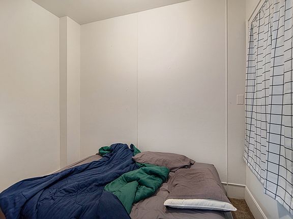 4th image of 426 S Division St APT 4