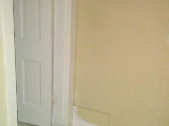 4th image of 330 Oak St