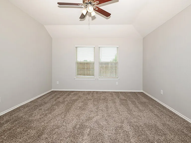 2618 Saldana Dr — Photo 8