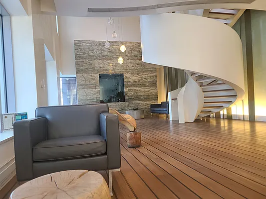 Rented by R New York | media 7