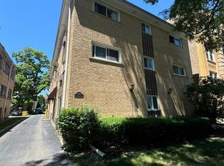 4306 N Keystone Ave #204, Chicago, IL 60641