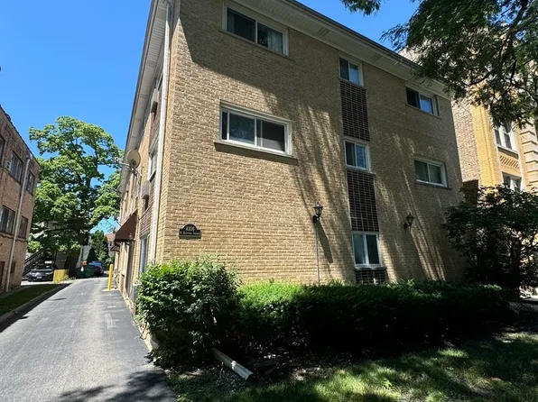 4306 N Keystone Ave #204, Chicago, IL 60641