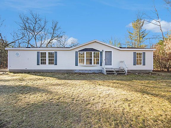 3rd image of 1495 Lakewood Rd