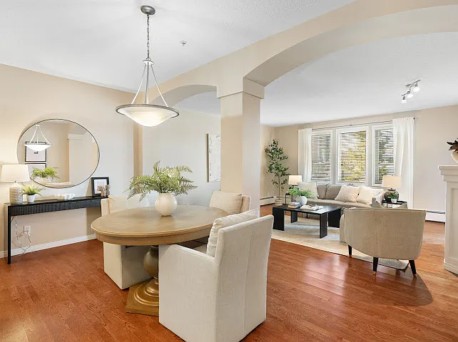 2422 Erlton St SW — Photo 4