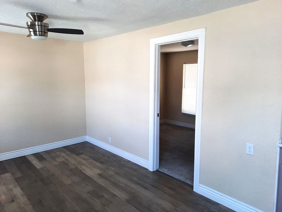 Livingroom , bedroom entrance