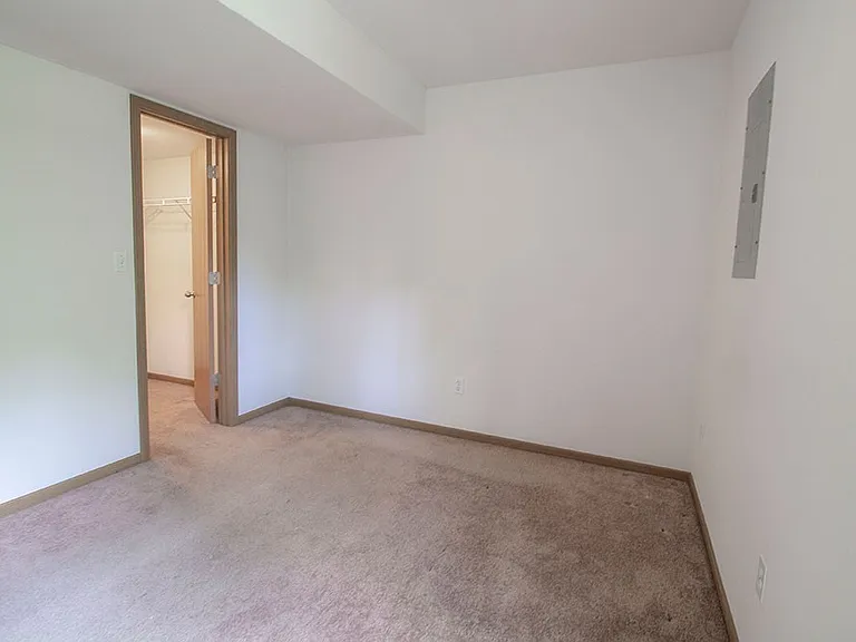 2119 Ballenger Ln — Photo 11