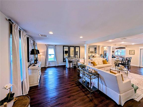 2nd image of 4704 Cleveland Pl