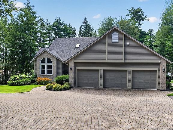 2nd image of 84 Old Forest Rd