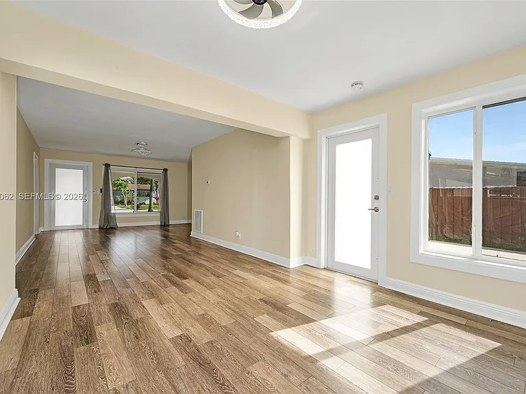 3524 SW 14th St — Photo 22
