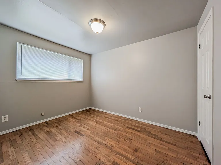 710 Dexter Avenue — Photo 6