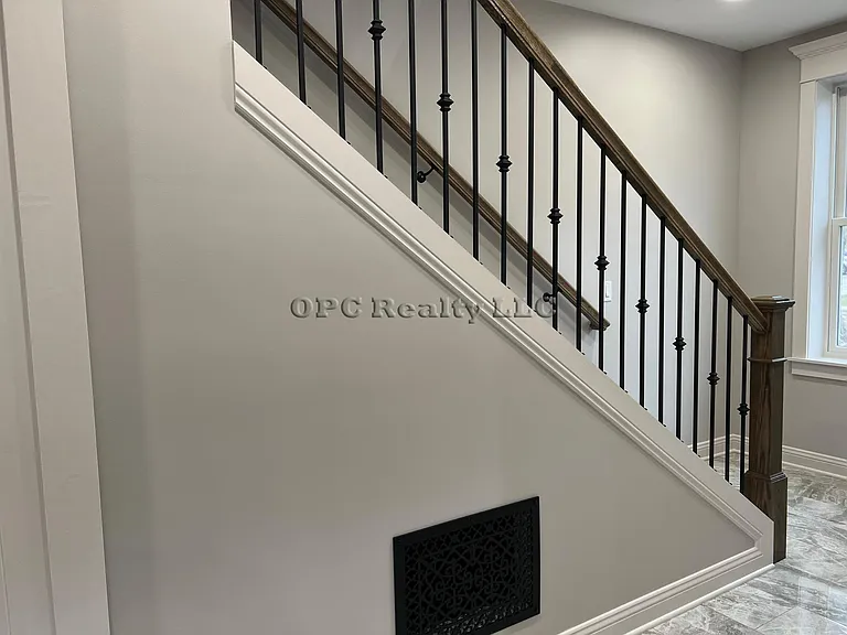 709 Webster St — Photo 14