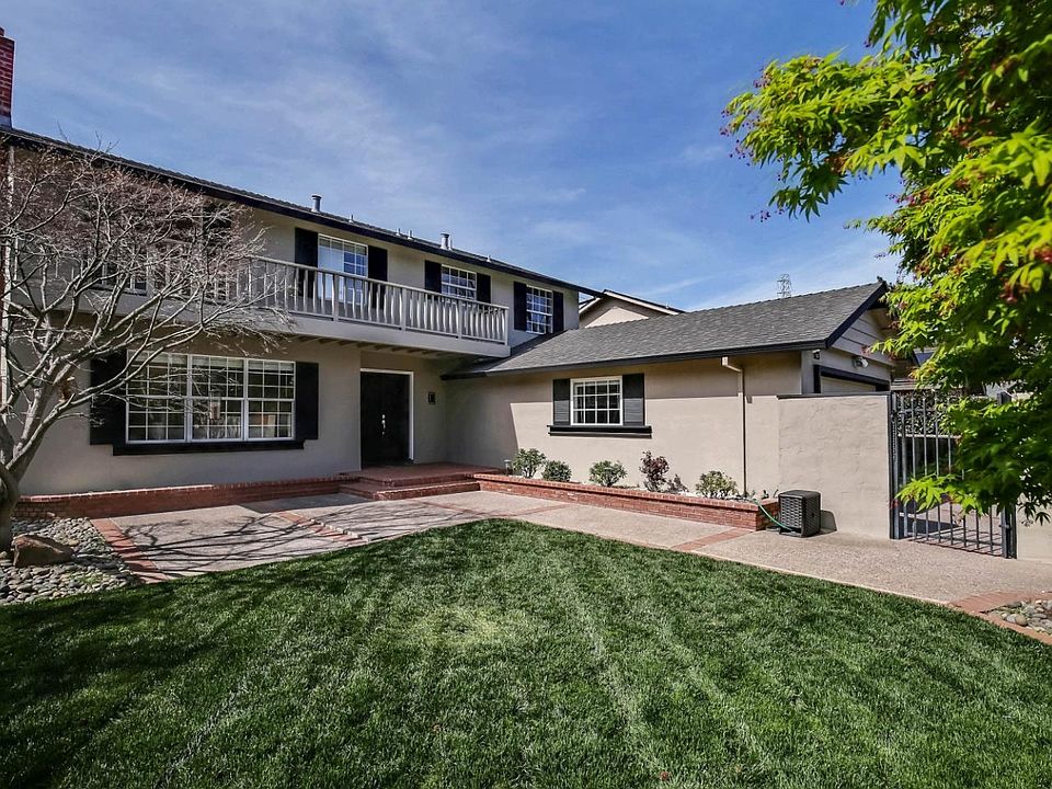 1st image of 823 Rubis Dr
