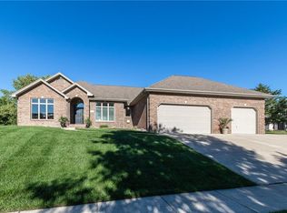 2726 Macintosh, Columbus, IN 47201