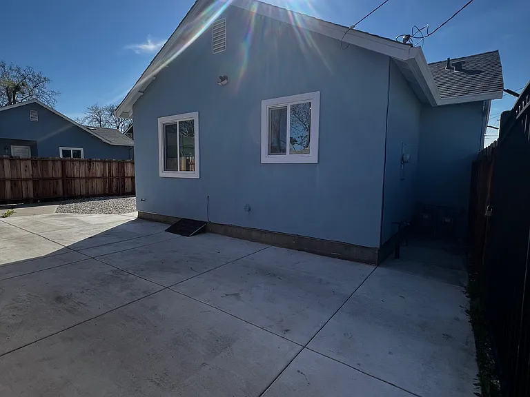 3165 Linden St — Photo 6