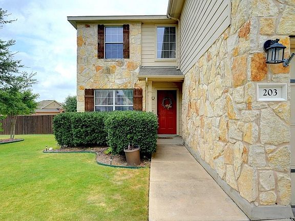 4th image of 203 Quarry Ln