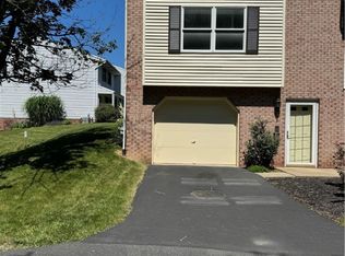 1706 Parsonage Ln, Bethel Park, PA