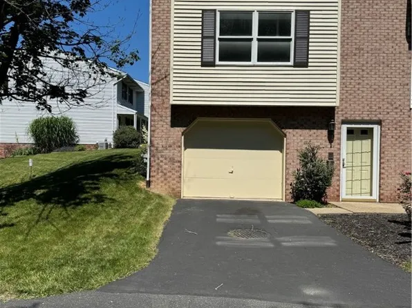 1706 Parsonage Ln, Bethel Park, PA 15102