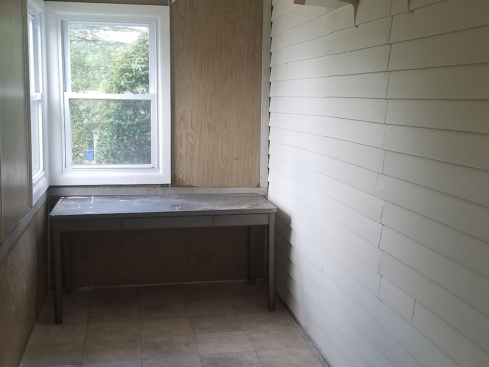 ENCLOSED PORCH