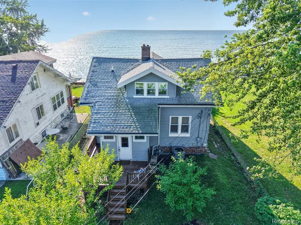 3008 Lakeshore Dr, Monroe, MI 48162