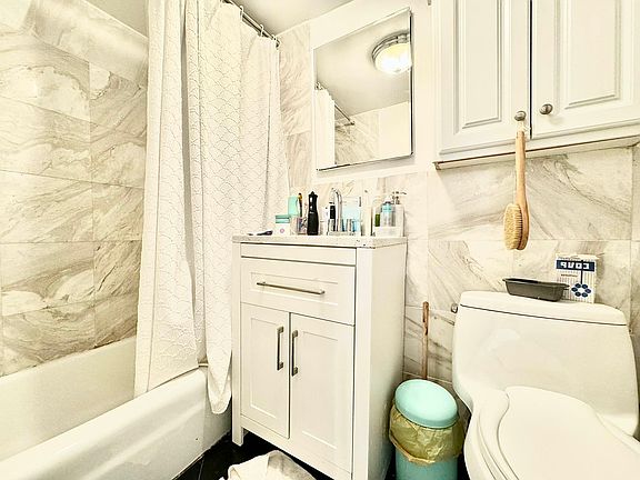 5th image of 311 E 80th St APT 2