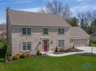 220 N Ridge Dr, Perrysburg, OH 43551