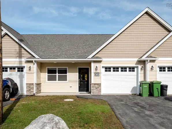 50 Founders Ct, Porters Lake, NS B3E 0C1