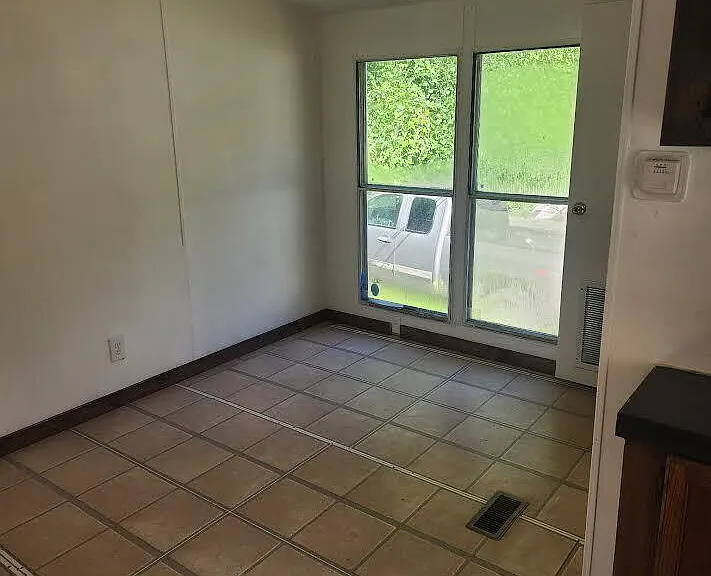 1066 Cloverhill Rd — Photo 10