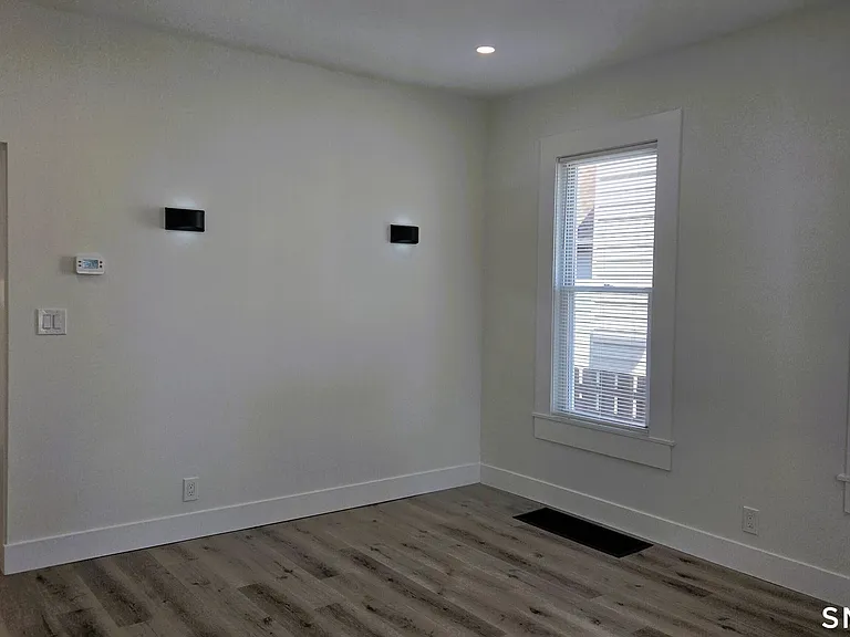 14 Meadow St — Photo 8