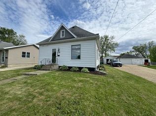 112 5th St NE, Stewartville, MN 55976
