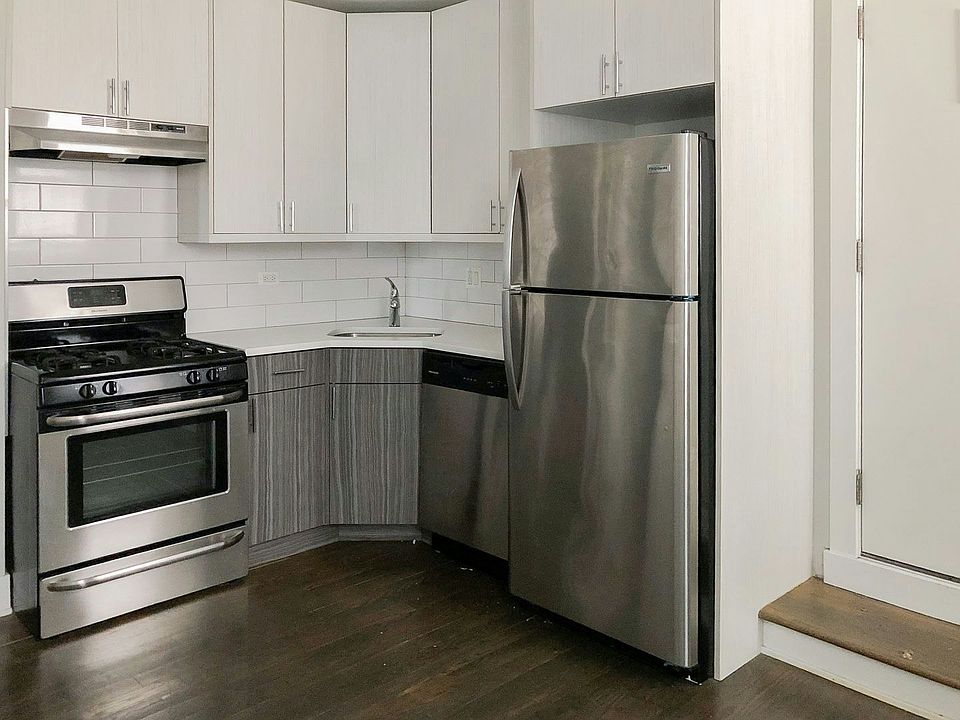1st image of 3915-22 N Janssen Ave