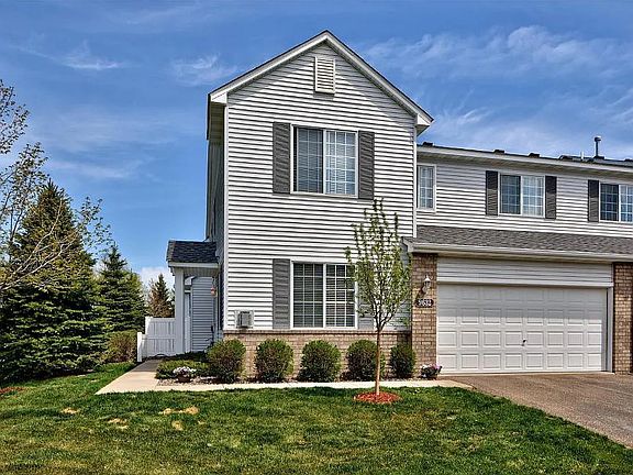 2nd image of 9632 Peony Ln N