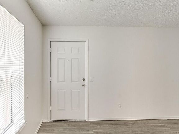5th image of 511 Oklahoma #130-6