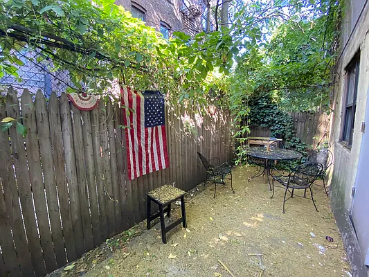 Rented by Bond New York | media 29