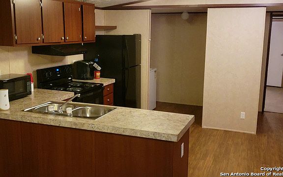 3rd image of 274 Caveside Dr