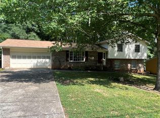 17 Lynn Cir, Newnan, GA 30263