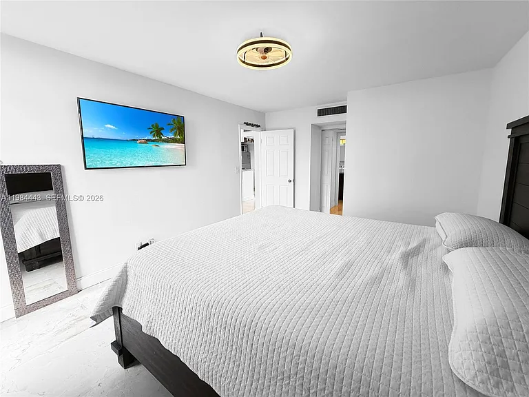 3301 N Country Club Dr #804 — Photo 15