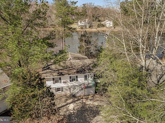 3rd image of 23290 Bridgeway Dr W