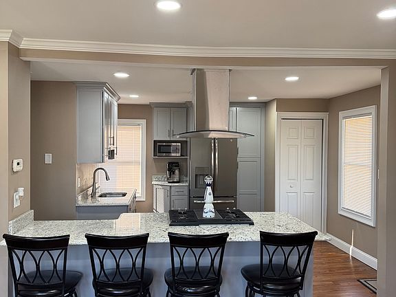 3rd image of 13-15 Howard Ave #2