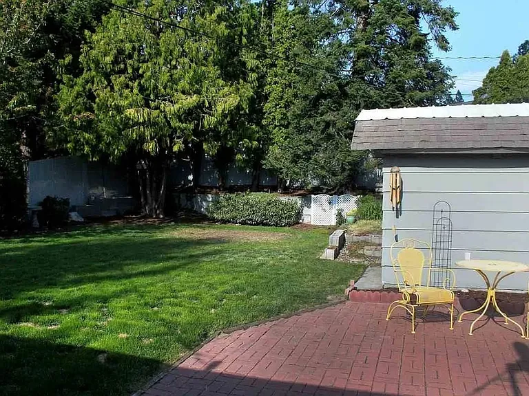 6520 N Sutherlin St — Photo 16