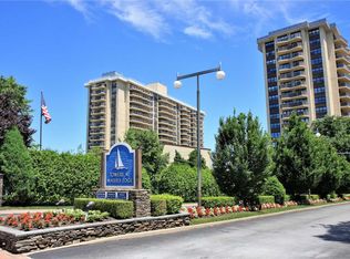 17-85 215 Street #16J, Bayside, NY 11360