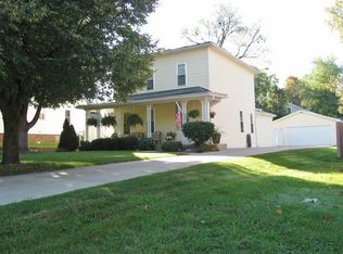 734 Park Ave, Pekin, IL