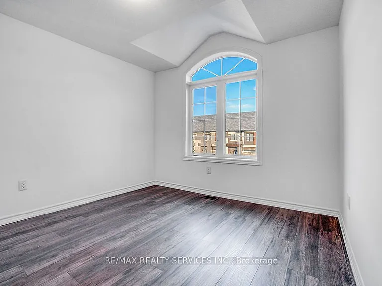 9 Copeman Ave — Photo 27