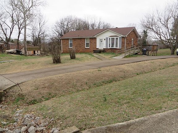 2nd image of 1872 Harriet Dr
