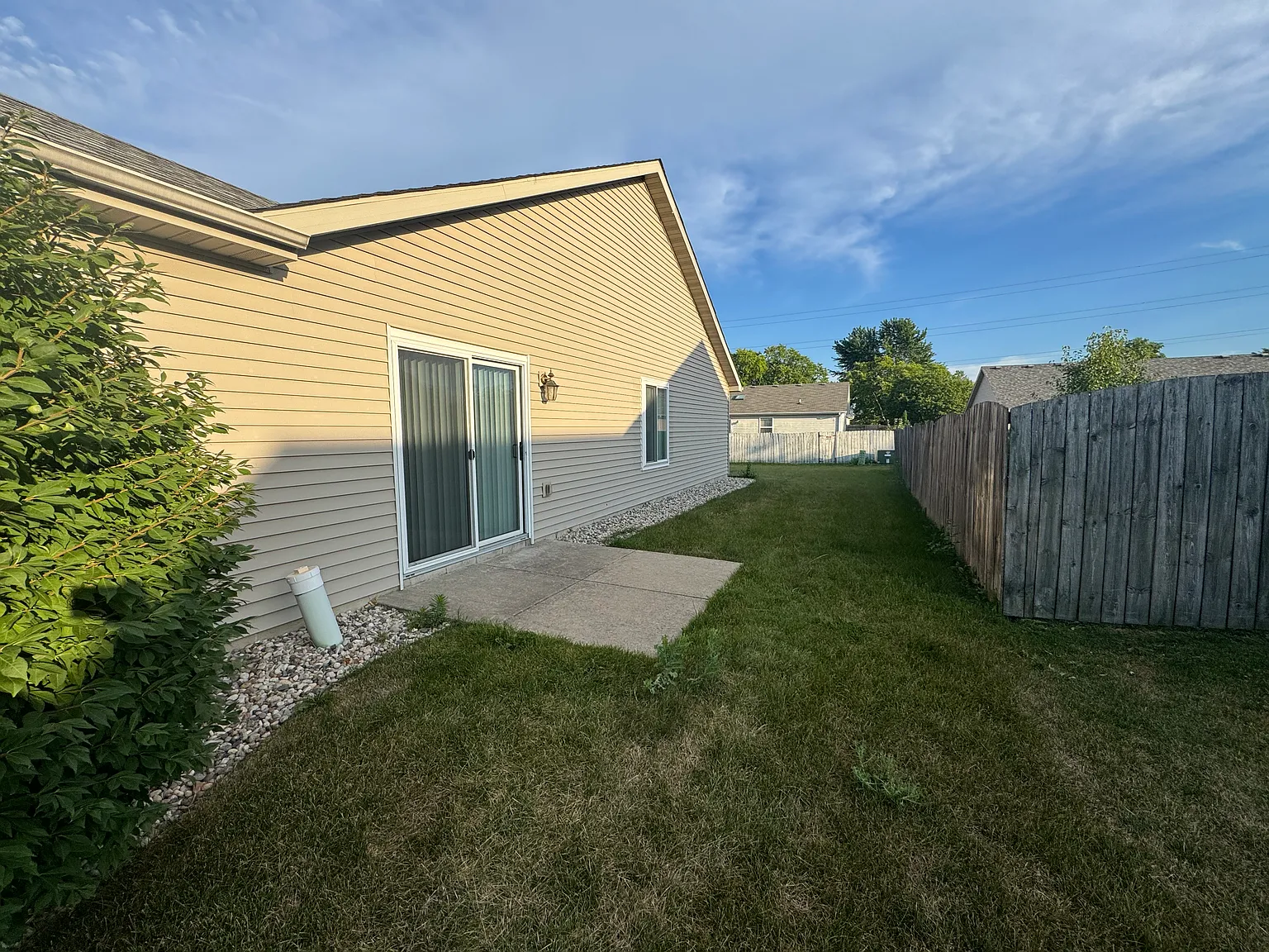 3 bed, 1230 sqft, $2,150 — Photo 3