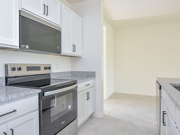 4th image of 402 Sequoia Dr