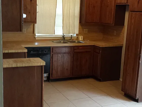 2 bed, 840 sqft, $1,295 — Photo 3